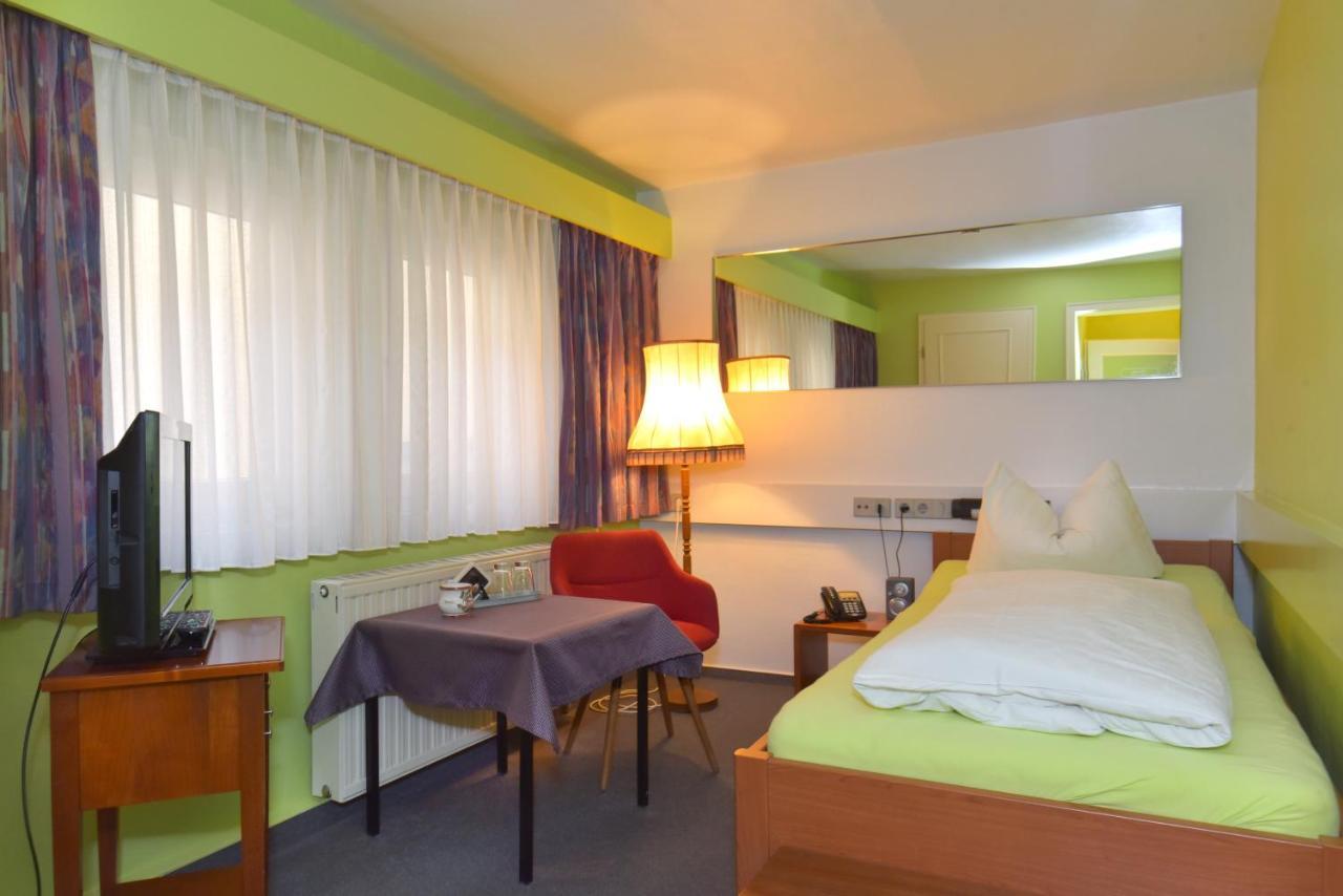 ארנשטאדט Hotel Goldene Sonne מראה חיצוני תמונה